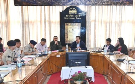 नशे के कारोबार की सूचना प्रशासन को दें, उपायुक्त ने जिला स्तरीय नार्को समन्वय केंद्र की समीक्षा बैठक की 