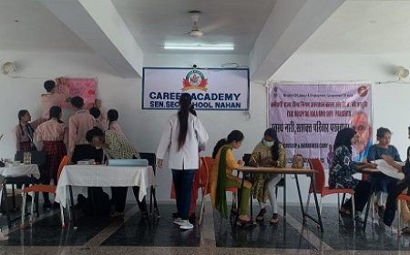 करियर अकादमी स्कूल में  “स्वस्थ नारी, सशक्त परिवार” स्वास्थ्य जांच एवं जागरूकता शिविर का आयोजन