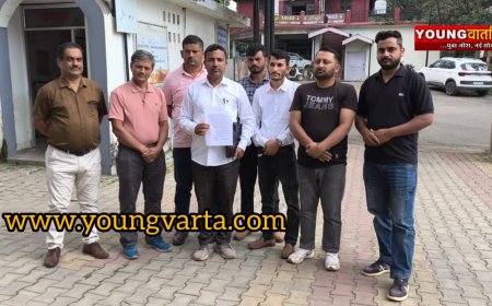 डीसी के दर पहुंचे 45 दिनों से बन्द सराहां चंडीगढ़ सड़क से परेशान ग्रामीण , सड़क की बहाली न होने पर प्रदर्शन की चेतावनी
