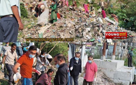 तड़के ही डीसी ने उठाया झाड़ू , स्वच्छता ही सेवा अभियान के तहत सफाई अभियान में शामिल हुए उपायुक्त मुकेश रेपस्वाल