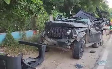 दर्दनाक : तेज रफ्तार थार अचानक डिवाइडर से टकराई,हादसे में चार युवकों की मौके पर ही मौत