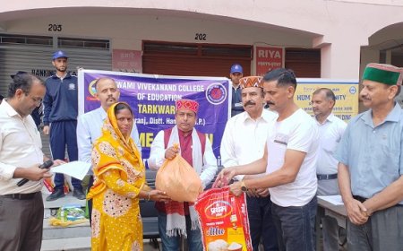 रोटरी क्लब हमीरपुर ने भोरंज के आपदा प्रभावितों को बांटी राहत सामग्री