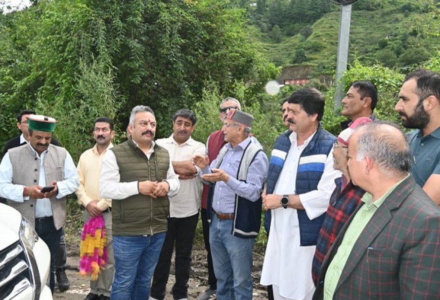 शिक्षा मंत्री ने जुब्बल कोटखाई का किया दौरा,आपदा से हुए नुकसान का लिया जायज़ा