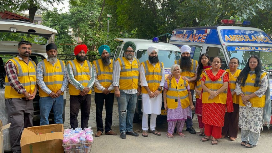 दशमेश रोटी बैंक ने पंजाब आपदा प्रभावितों के लिए भेजी राहत सामग्री , दो एंबुलेंस, डॉक्टरों की टीम के साथ भेजा अन्य सामान