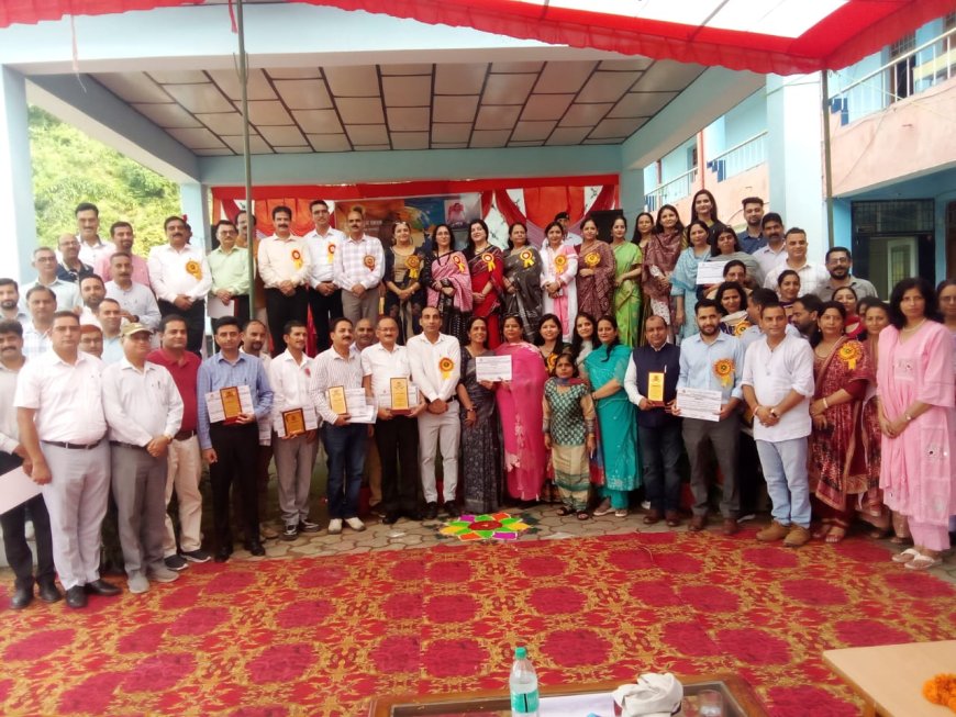 टीहरा में पर्यावरण सतत विकास और आपदा प्रबंधन पर अंतर्राष्ट्रीय सम्मेलन , 500 से अधिक शिक्षकों ने प्रस्तुत किये शोध पत्र  