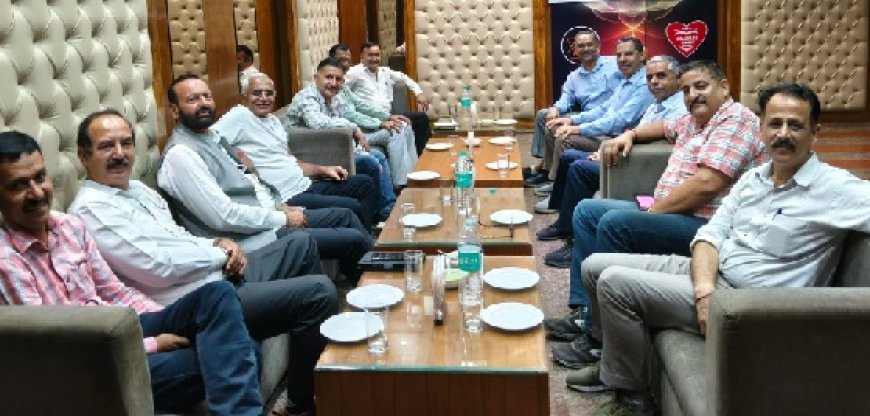 सिरमौर कल्याण मंच सोलन की विशेष बैठक मंच के प्रधान प्रदीप ममगाई की अध्यक्षता में आयोजित