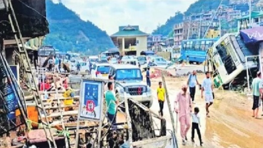 भारी बारिश से धर्मपुर बाजार खंडहर में तब्दील, बाढ़ के कहर ने रोकी जिंदगी की रफ्तार