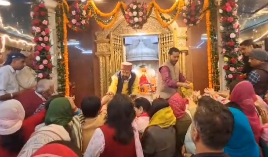 शारदीय नवरात्रों की आज से शुरुआत,माता के मंदिरों में सुबह से ही भक्तों की उमड़ी भीड़ 