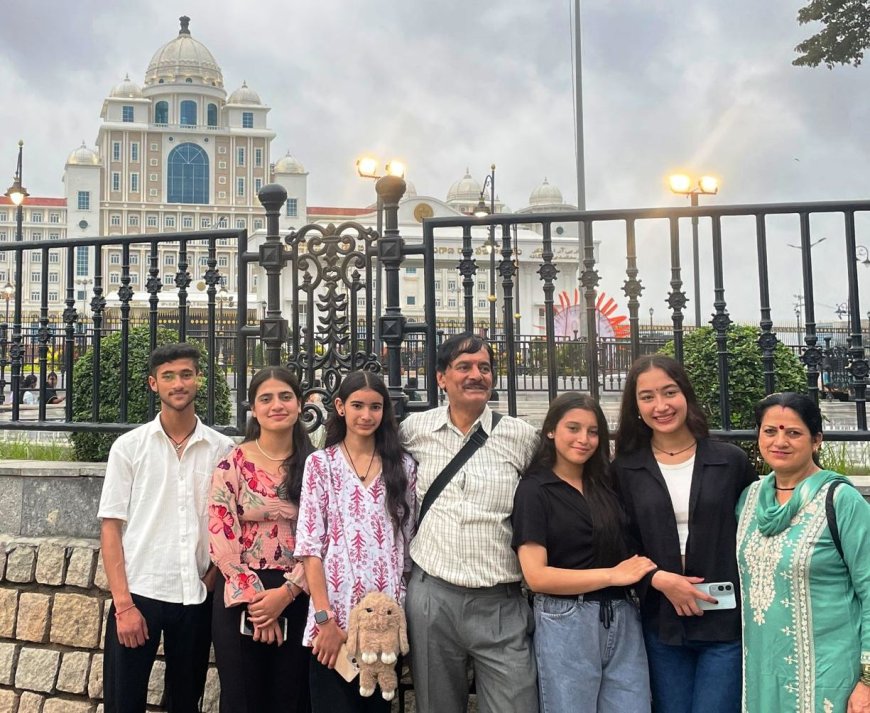 मिसाल : हिमाचल के इस स्कूल के प्रिंसिपल ने पाठशाला के पांच मेधावी छात्रों को अपने पैसों से करवाई मुफ्त हवाई यात्रा