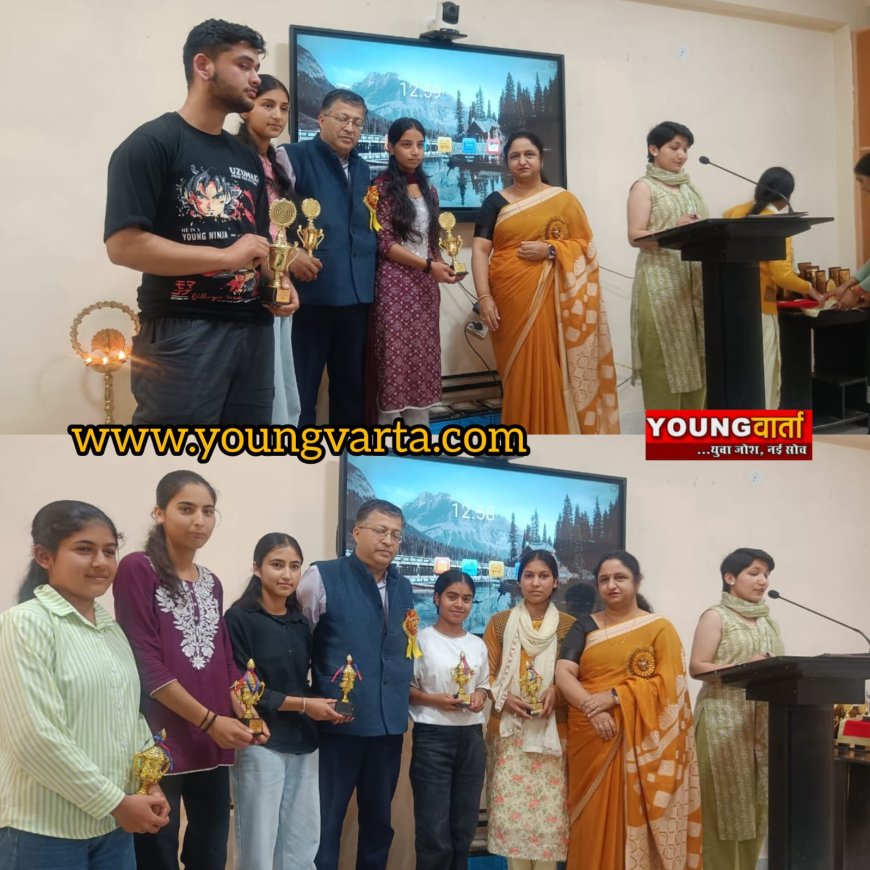 हिन्दी उत्सव पर आयोजित भाषण में साक्षी, निबंध में महक, पोस्टर मेकिंग में आंचल और नारा लेखन में रिया ने झटका प्रथम स्थान