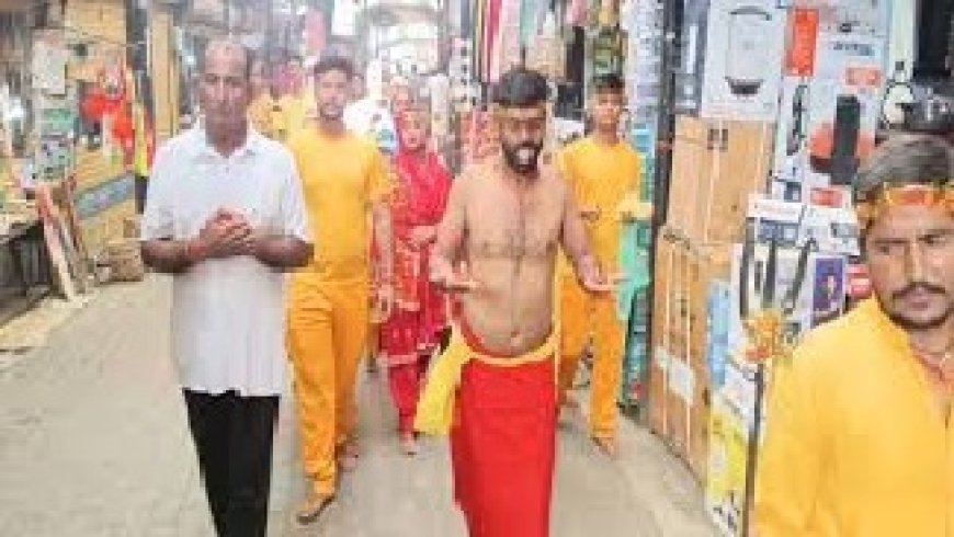 आस्था : हाथों और सिर पर अंखड ज्योति लेकर माता ज्वाला के दरबार में पहुंचा श्रद्धालु