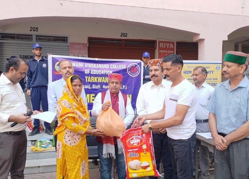 रोटरी क्लब हमीरपुर ने भोरंज के आपदा प्रभावितों को बांटी राहत सामग्री