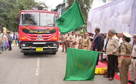 हिमाचल में शीघ्र भरे जाएंगे 700 होम गार्ड पद ,  मुख्यमंत्री ने 14 नए अग्निशमन वाहनों को हरी झंडी दिखाई