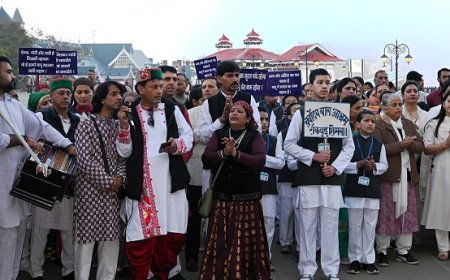 शिमला में राष्ट्रपिता महात्मा गांधी और लाल बहादुर शास्त्री की जयंती प्रभात फेरी निकालकर उन्हें श्रद्धापूर्वक किया याद  