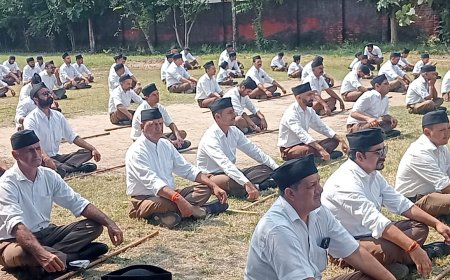 संघ शताब्दी वर्ष एवं विजयदशमी पर आरएसएस का भव्य पथ संचलन , आकर्षण का केंद्र बना सघ का गणवेश 