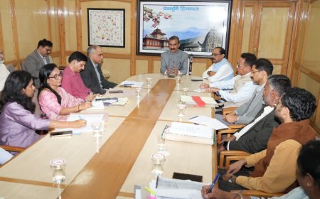 लंबित प्रोजेक्ट्स को प्राथमिकता के आधार पर पूरा करें अधिकारी , मुख्यमंत्री ने दिए निर्देश  