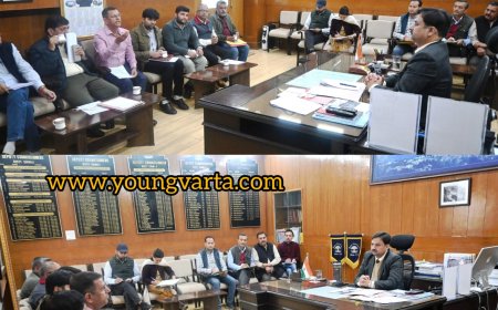 फोरलेन निर्माण कार्यों के दौरान जन सुविधाओं को न हो नुकसान : उपायुक्त