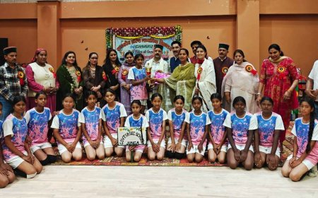 जुन्गा स्कूल की 15 छात्राएं राज्य स्तर पर दिखाएंगी दमखम , हॉकी और बास्केटबॉल में हुआ चयन 