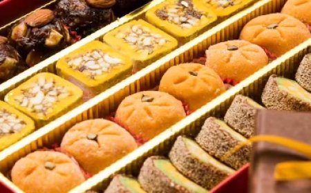 मिल्कफेड ने इस दिवाली लोगों के लिए 500 क्विंटल मिठाइयां की तैयार,मिल्कफेड ने बाजार में उतारी मिठाइयां  