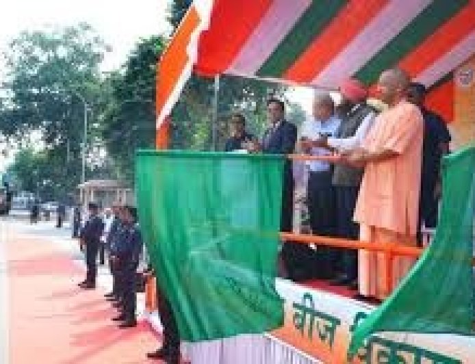 पंजाब के आपदा पीड़ित किसानों की मदद को आगे आये सीएम योगी , यूपी सरकार ने भेजा एक हजार क्विंटल गेहूं बीज