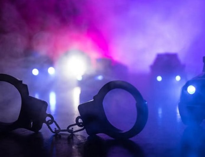 कुल्लू की गड़सा घाटी में एक निर्माणाधीन घर से 34 किलो क्रिस्टल स्टोन और विस्फोटक सामग्री बरामद