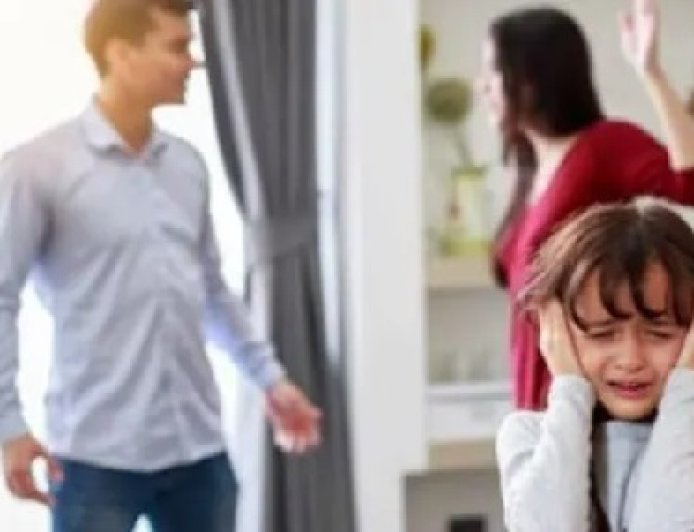 माता-पिता के रोज के झगड़े और प्रताड़ना से परेशान दस वर्षीय बच्ची ने हेल्पलाइन नंबर 1098 पर दी शिकायत