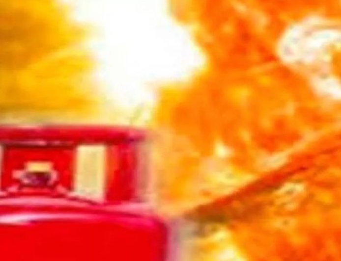 ऊना की सीमावर्ती पंचायत सनोली माजरा में गैस रिसाव होने से स्थानीय लोगों में मची अफरा-तफरी