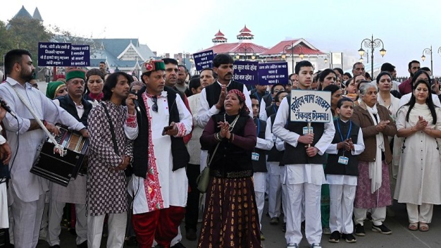 शिमला में राष्ट्रपिता महात्मा गांधी और लाल बहादुर शास्त्री की जयंती प्रभात फेरी निकालकर उन्हें श्रद्धापूर्वक किया याद  