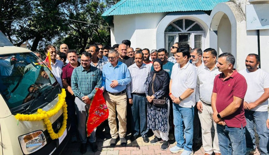 त्रिलोकपुर टेम्पल ट्रस्ट ने शुरू की मोबाइल भंडारा वैन सेवा , विधायक अजय सोलंकी ने दिखाई वैन को हरी झंडी 