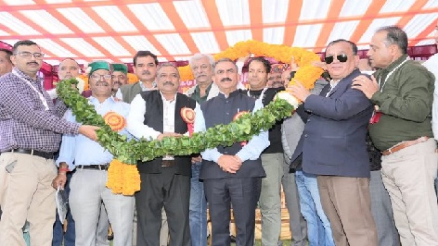 सीएम ने राज्य बिजली बोर्ड कर्मचारी यूनियन के राज्य महासम्मेलन में कर्मचारियों को तीन फीसदी महंगाई भत्ता देने का किया एलान