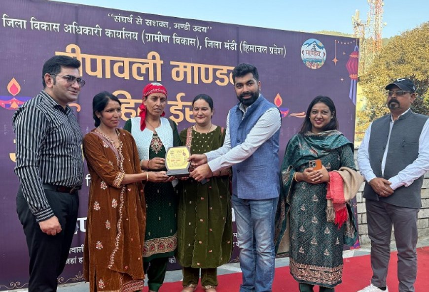 दीपावली मांडव हिम ईरा आजीविका मेले में 23 स्टॉलों पर हुई 18 लाख से अधिक की बिक्री