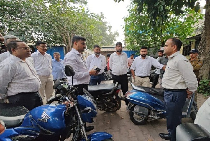 जिलाधिकारी मयूर दीक्षित ने सब रजिस्ट्रार कार्यालय तथा तहसील कार्यालय का किया औचक निरीक्षण  