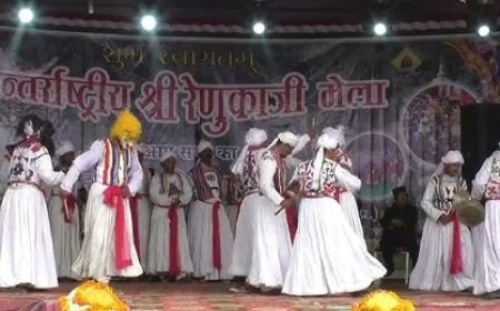 अन्तराष्ट्रीय मेले के चौथे दिन रेणु मंच पर पारम्परिक बुड़ाह नृत्य,जिला से 8 सांस्कृतिक दलों ने लिया हिस्सा