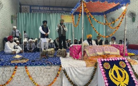 गुरु नानक देव जी के प्रकाश उत्सव के उपलक्ष्य में गुरु नानक मिशन पब्लिक स्कूल में अखंड पाठ साहिब का आयोजन