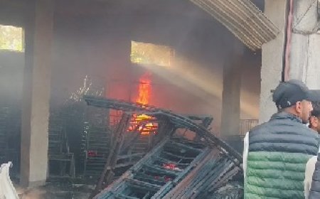 कांगड़ा के फकलोह क्षेत्र में टेंट हाउस में अचानक आग लगने से करीब 80 लाख रुपये का सामान जलकर राख