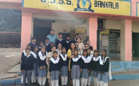 त्रिभुवन स्टोन क्रशर के मालिक ने बनकला स्कूल के बच्चों को वर्दी के गर्म स्वेटर किए वितरित  