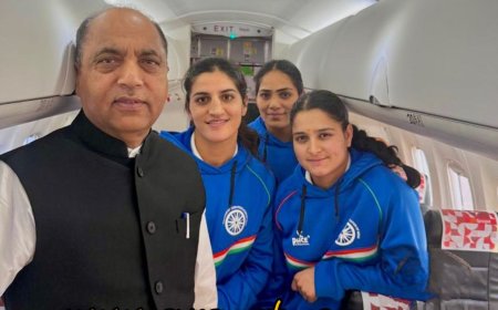 हिमाचल की कबड्डी वर्ल्ड कप विजेता खिलाड़ियों से मिले जयराम ठाकुर , ली सेल्फी