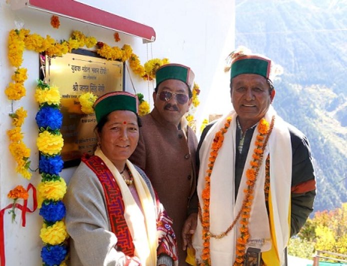राजस्व मंत्री ने किन्नौर की ग्राम पंचायत रोघी में 77 लाख रुपए की राशि के विभिन्न विकास कार्यों का किया लोकार्पण  