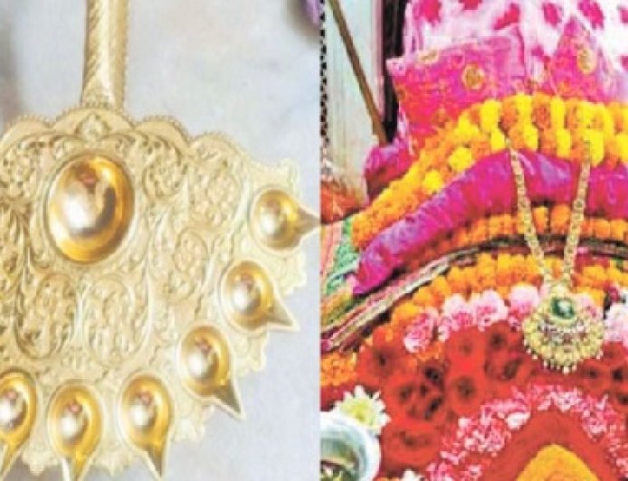 आस्था : एक श्रद्धालु ने मां ज्वालामुखी के चरणों में करीब एक किलो सोने का नौ मुखी आरती दीपक किया भेंट