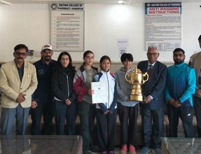 एच.पी.यू. इंटर कॉलेज बैडमिंटन चैंपियनशिप (महिला वर्ग) का भव्य समापन,धर्मशाला कॉलेज ने मारी बाजी 