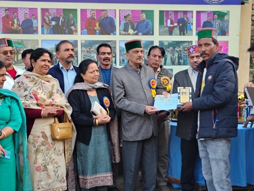 लवी मेला के उपलक्ष में आयोजित अश्व प्रदर्शनी का सफल समापन, नन्द लाल ने विजेताओं को किया सम्मानित