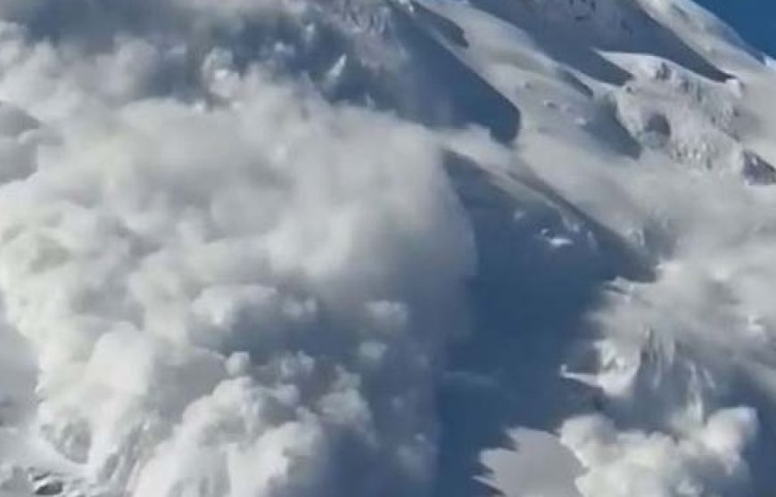 नेपाल के दोलखा ज़िले के रोलवालिंग पर्वत श्रृंखला में भीषण हिमस्खलन में सात पर्वतारोहियों की मौत