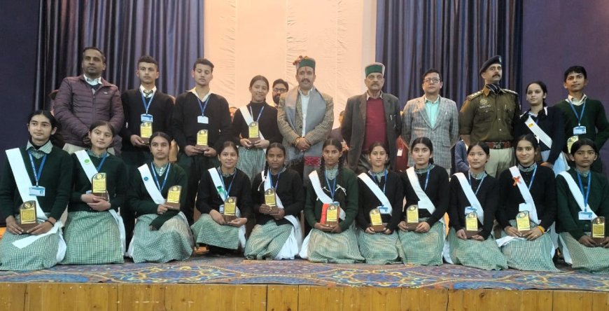 केवल किताबी ज्ञान तक सीमित न रहें छात्र , जीवन के व्यावहारिक अनुभवों से भी सीखें : विक्रमादित्य सिंह