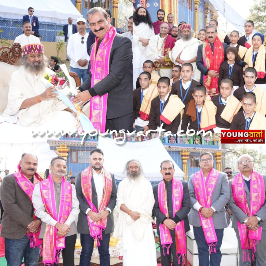 मुख्यमंत्री ने शीतला माता मंदिर में श्री श्री रविशंकर के साथ की पूजा अर्चना 