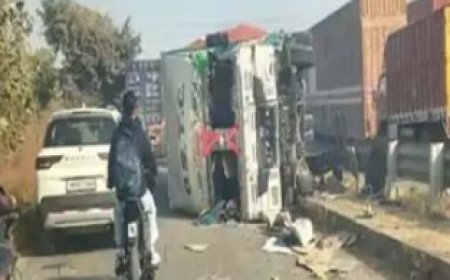 दर्दनाक हादसा : अनियंत्रित ट्रक ने बस, कार और बाइक को मारी टक्कर, चार लोगों की मौत, कई घायल