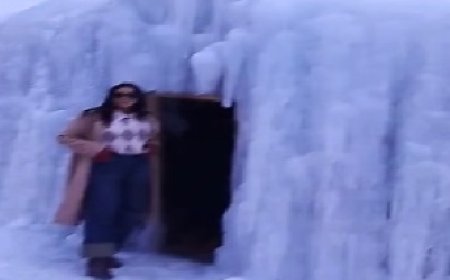 स्पीति के लिंगटी में बर्फ से बना एक गुफानुमा आइस कैफे लोगों के आकर्षण का बना केंद्र