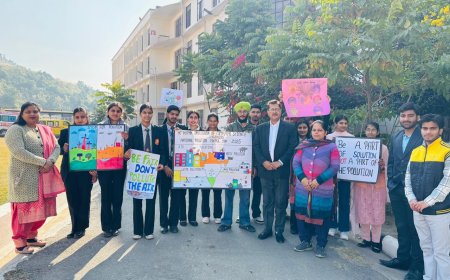 हिमालयन इंस्टीट्यूट ऑफ कंप्यूटर साइंस ने के छात्रों ने राष्ट्रीय प्रदूषण नियंत्रण दिवस पर निकाली जागरूकता रैली 