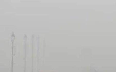 दिल्ली गैस चैंबर में तब्दील, कई इलाकों में को वायु गुणवत्ता सूचकांक 400 के पार 