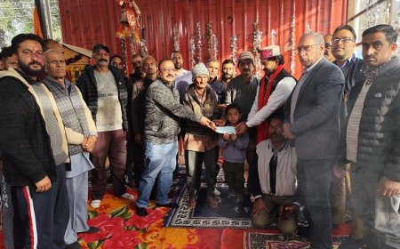 शिरगुल जनसेवा समिति ने नारग की दृष्टिहीन महिला के परिवार की सहायता कर पेश की सेवा की मिसाल