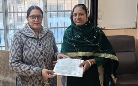 राज्य सहकारी बैंक की सौलीखड्ड शाखा ने दुर्घटना में दिवंगत पवन सिंह के परिजनों को 2 लाख रुपये की बीमा राशि की प्रदान 